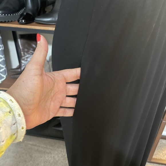 Boden Black Maxi Short Sleeve Wide Shirred Empire waist. Soft Viscose Fabric - Picture 6 of 11